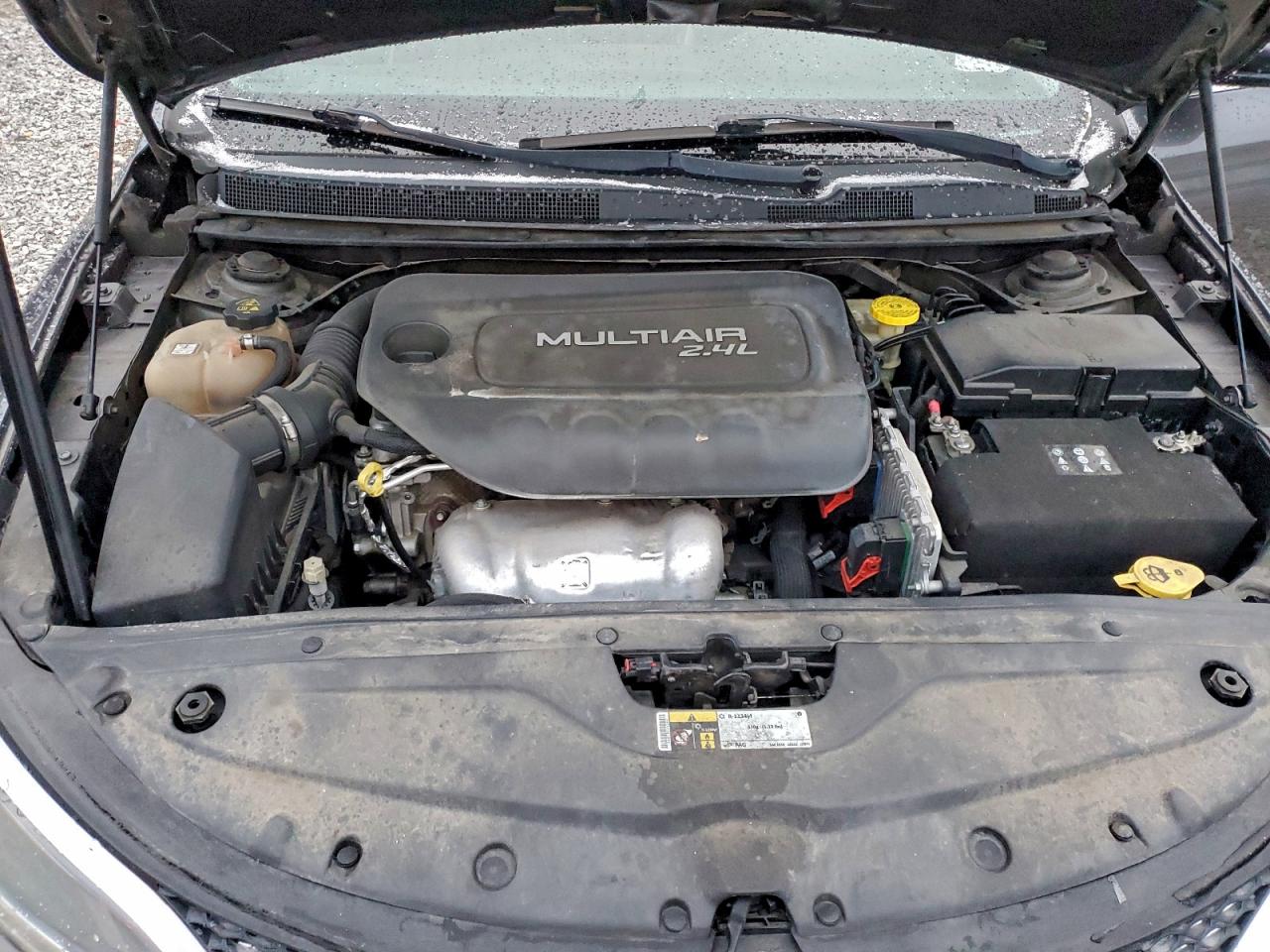 Chrysler 200 C Image 8