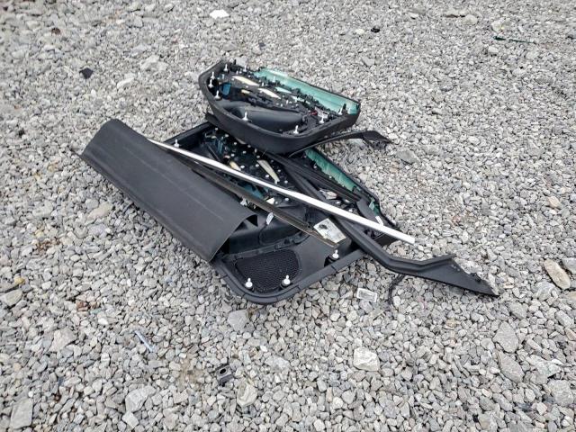 Chrysler 200 C Image 10