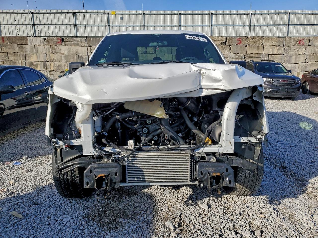 Ford F-150 Super Cab Image 11