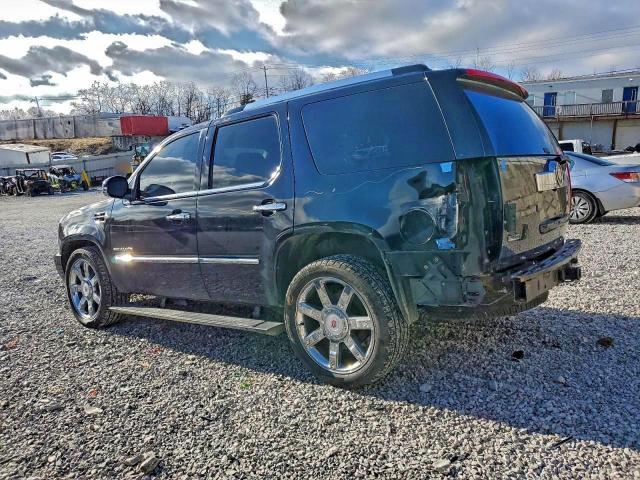 Cadillac Escalade Premium Image 2