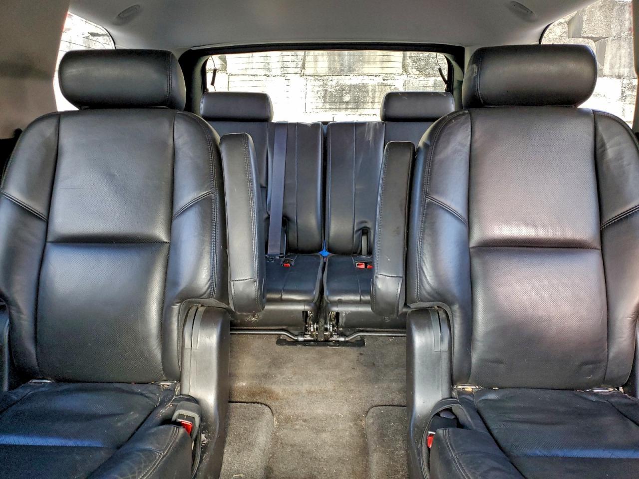 Cadillac Escalade Premium Image 4