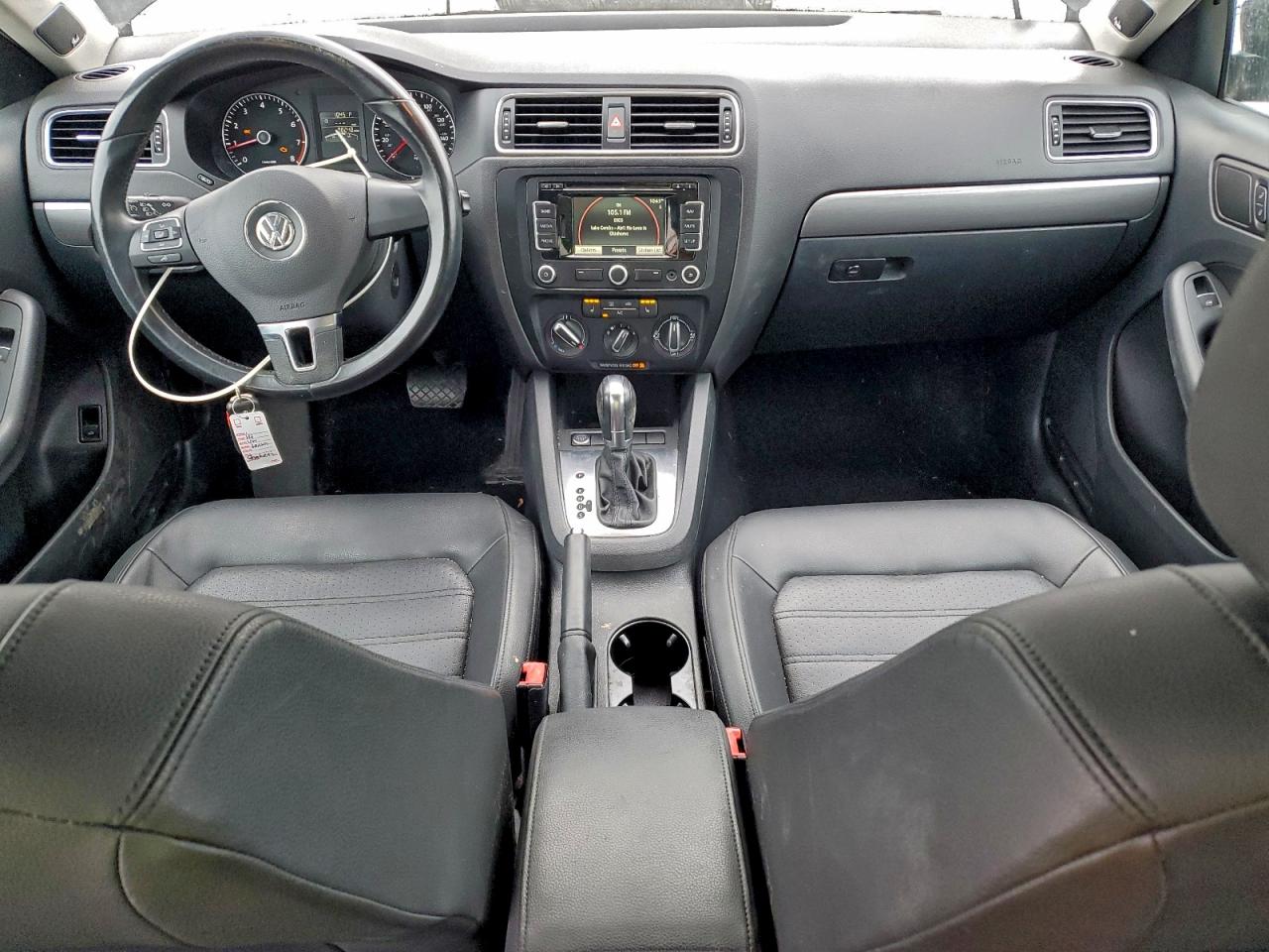 Volkswagen Jetta Sel Image 3