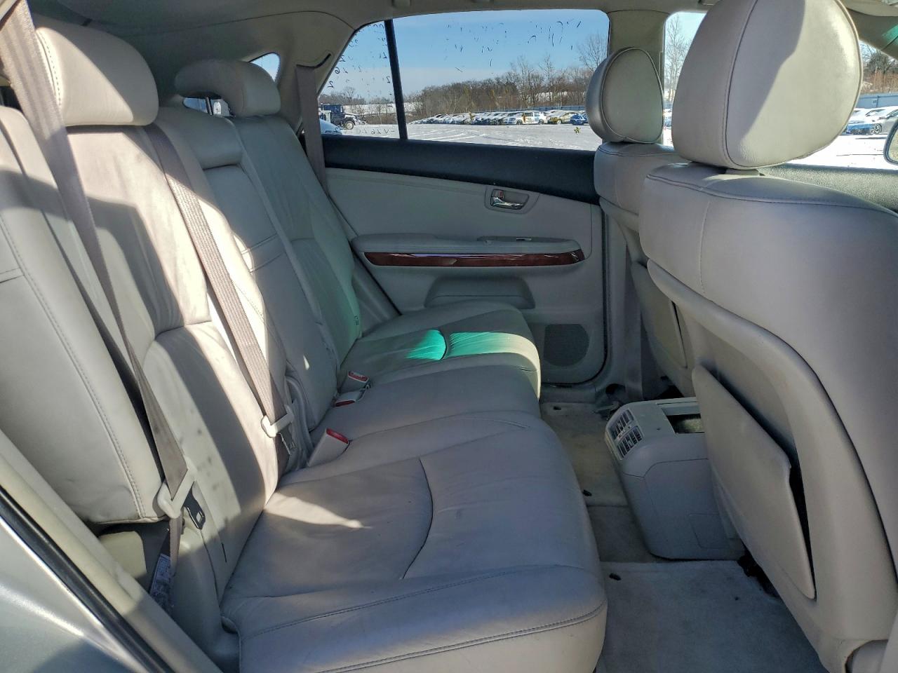 Lexus RX 330 Image 13