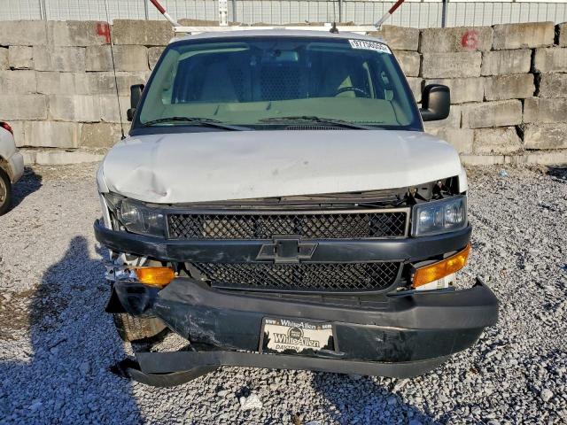 Chevrolet Express Image 7