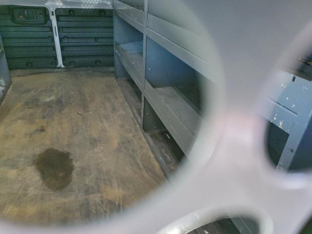 Chevrolet Express Image 5