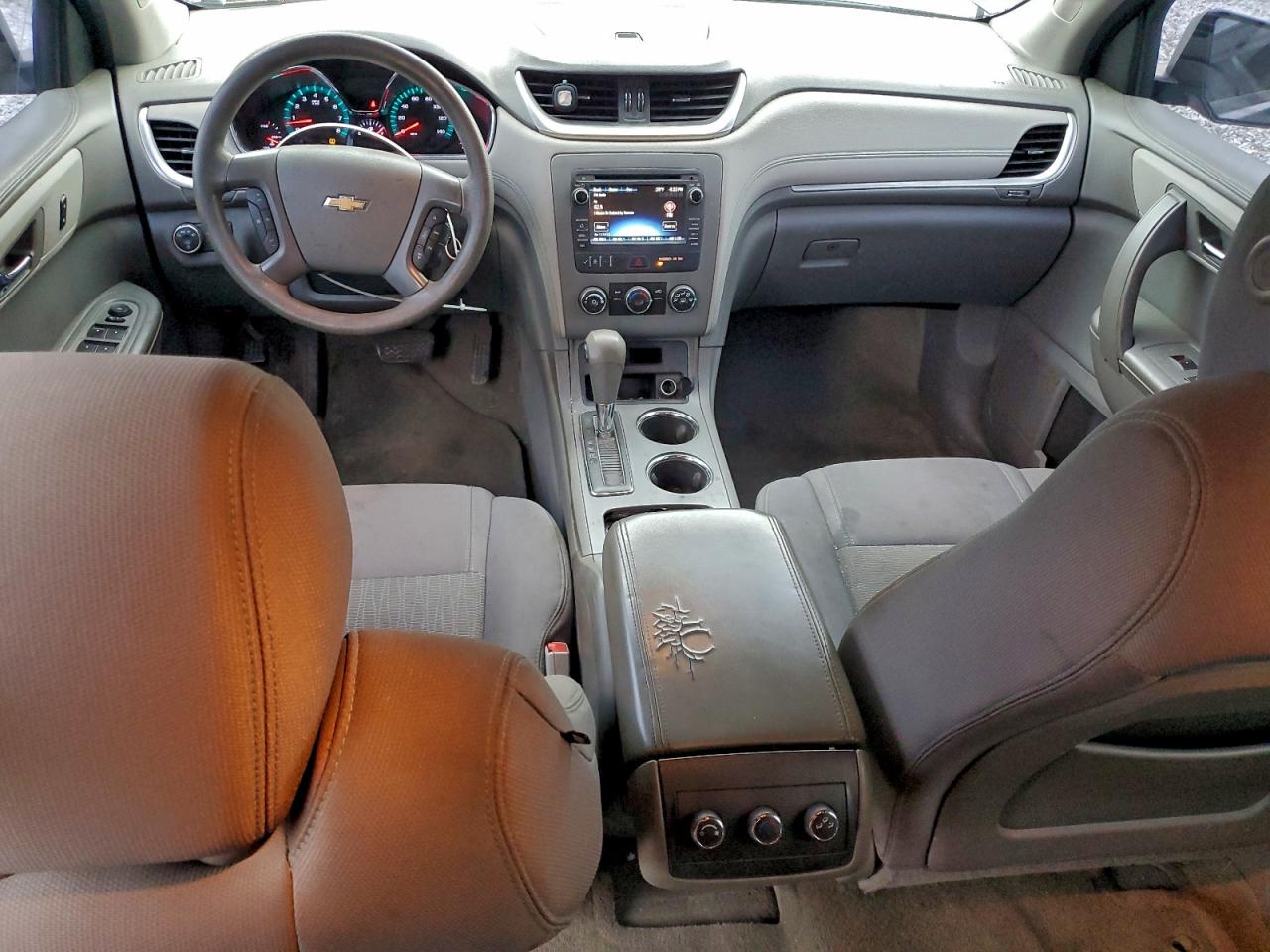 Chevrolet Traverse Ls Image 8