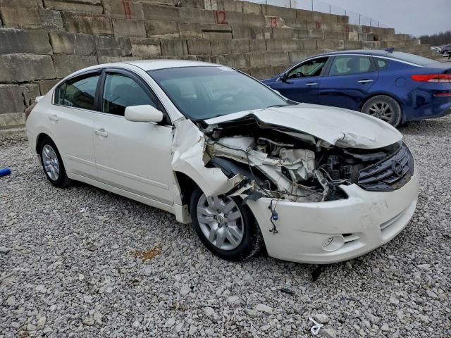 Nissan Altima Base Image 5