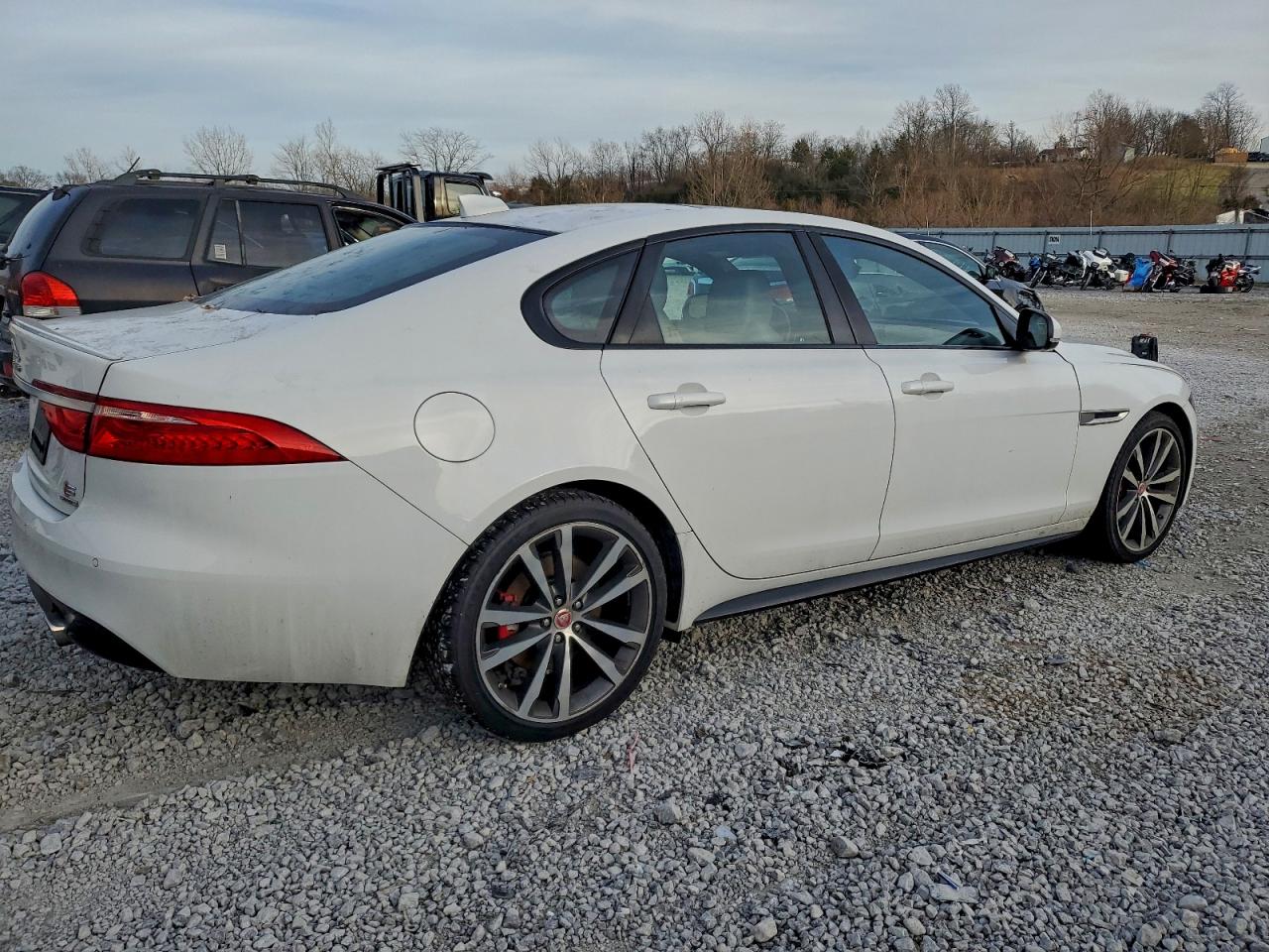Jaguar XF S Image 6