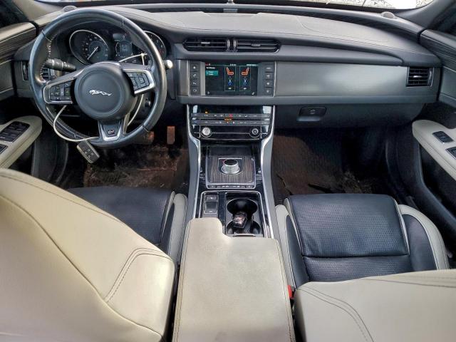 Jaguar XF S Image 7