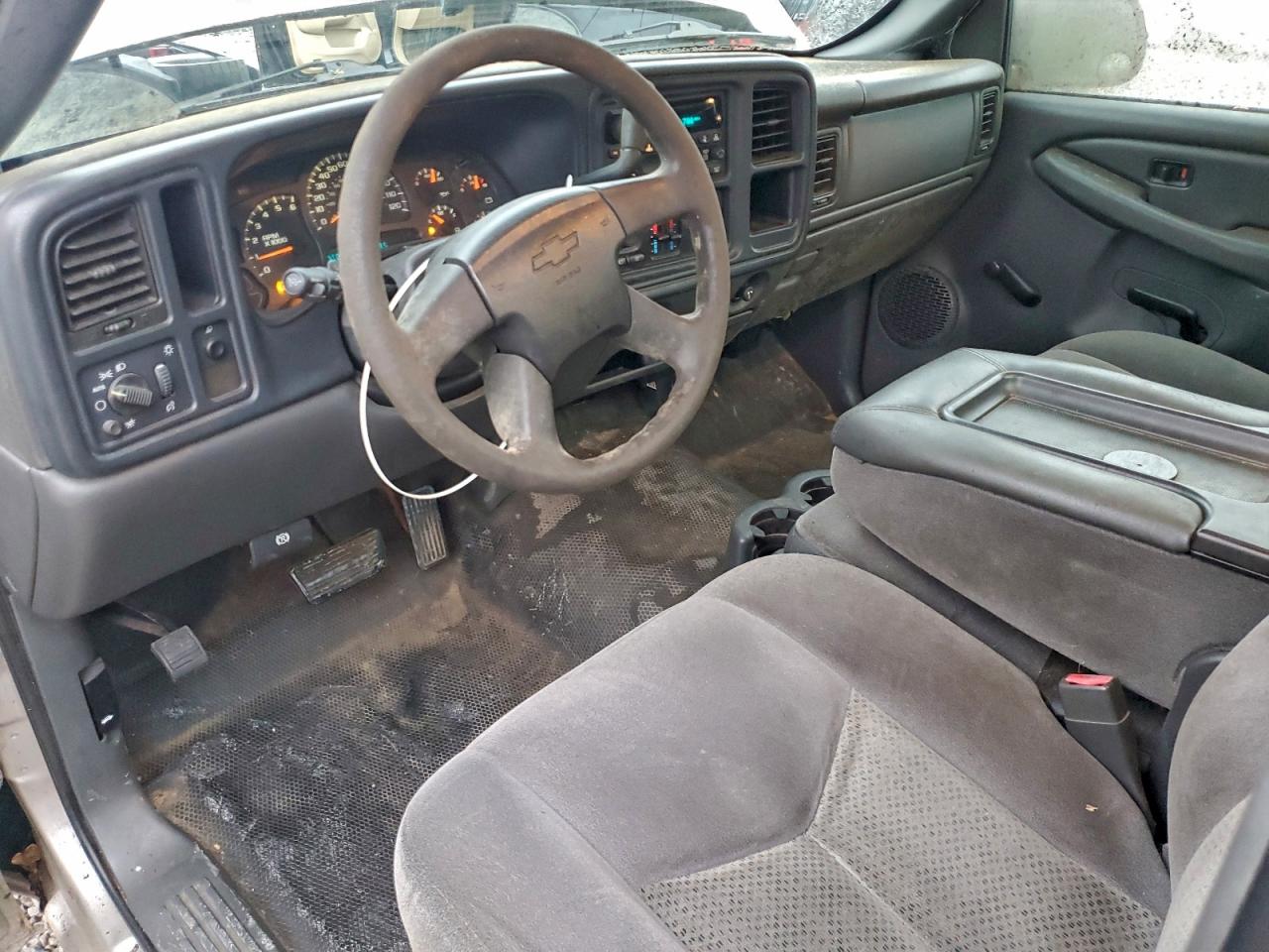 Chevrolet Silverado C1500 Image 4