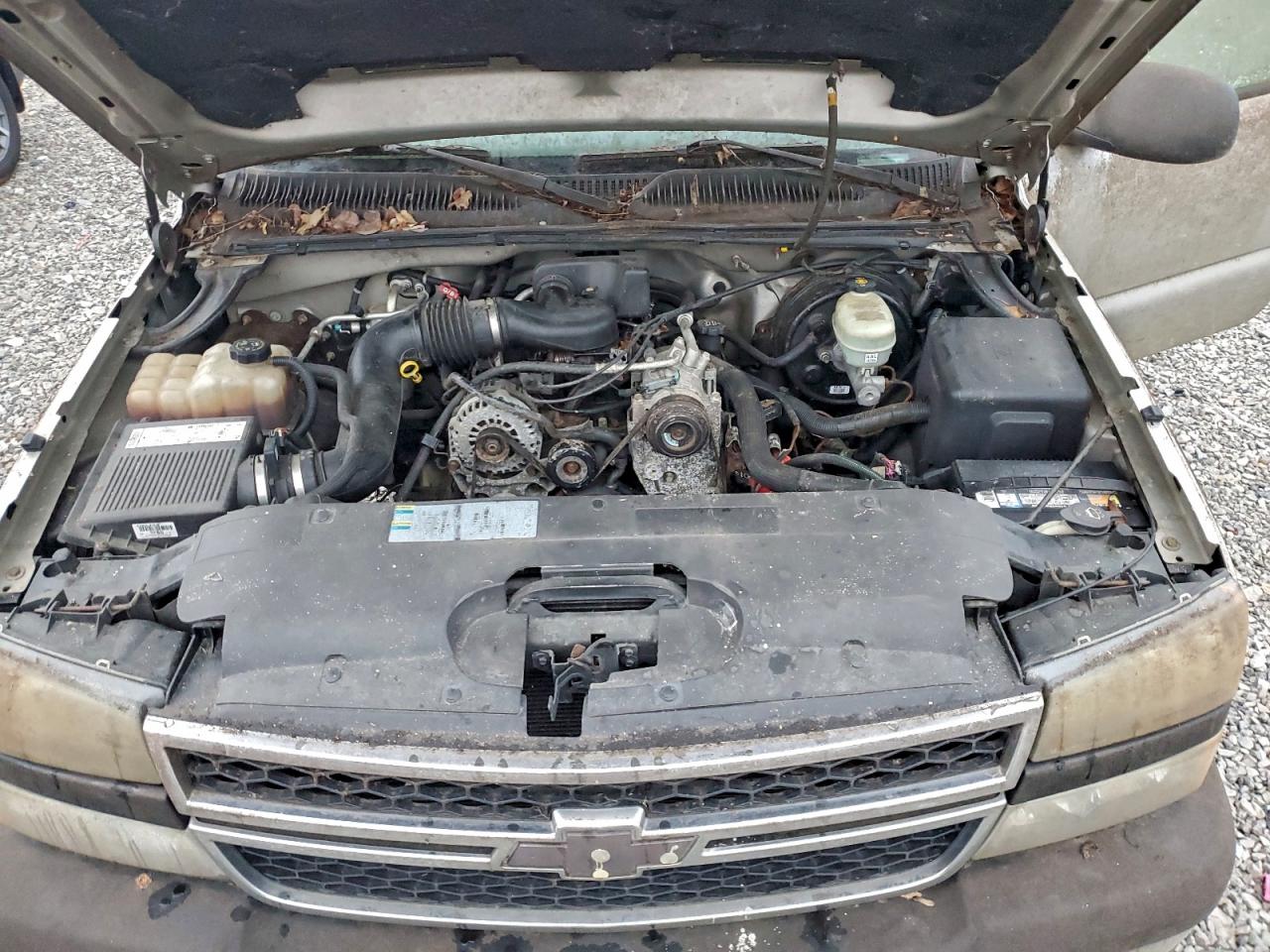 Chevrolet Silverado C1500 Image 9