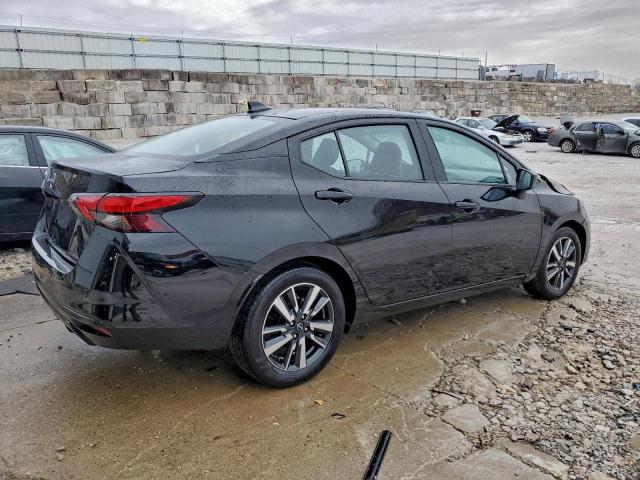 Nissan Versa Sv Image 2