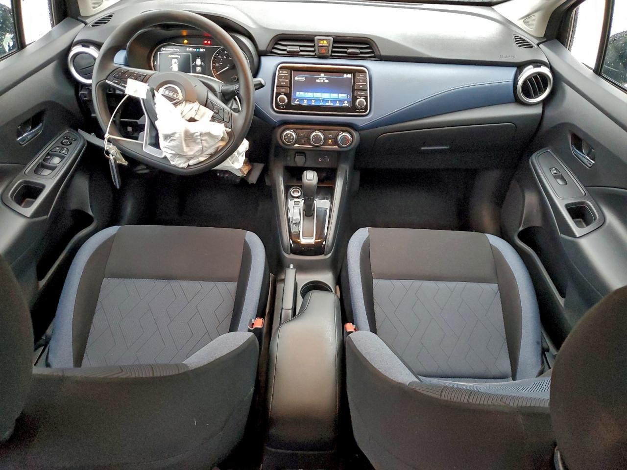 Nissan Versa Sv Image 7