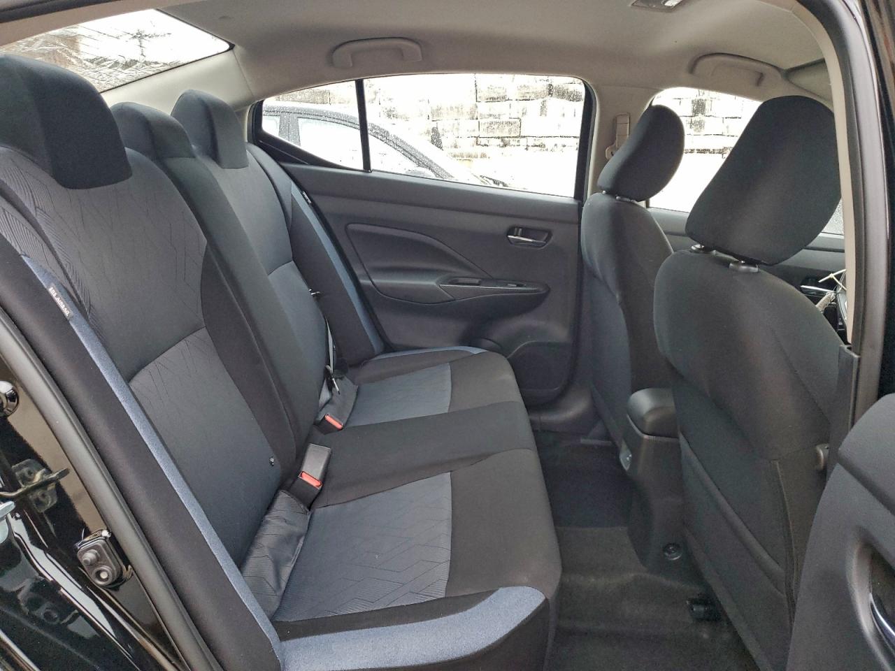 Nissan Versa Sv Image 12