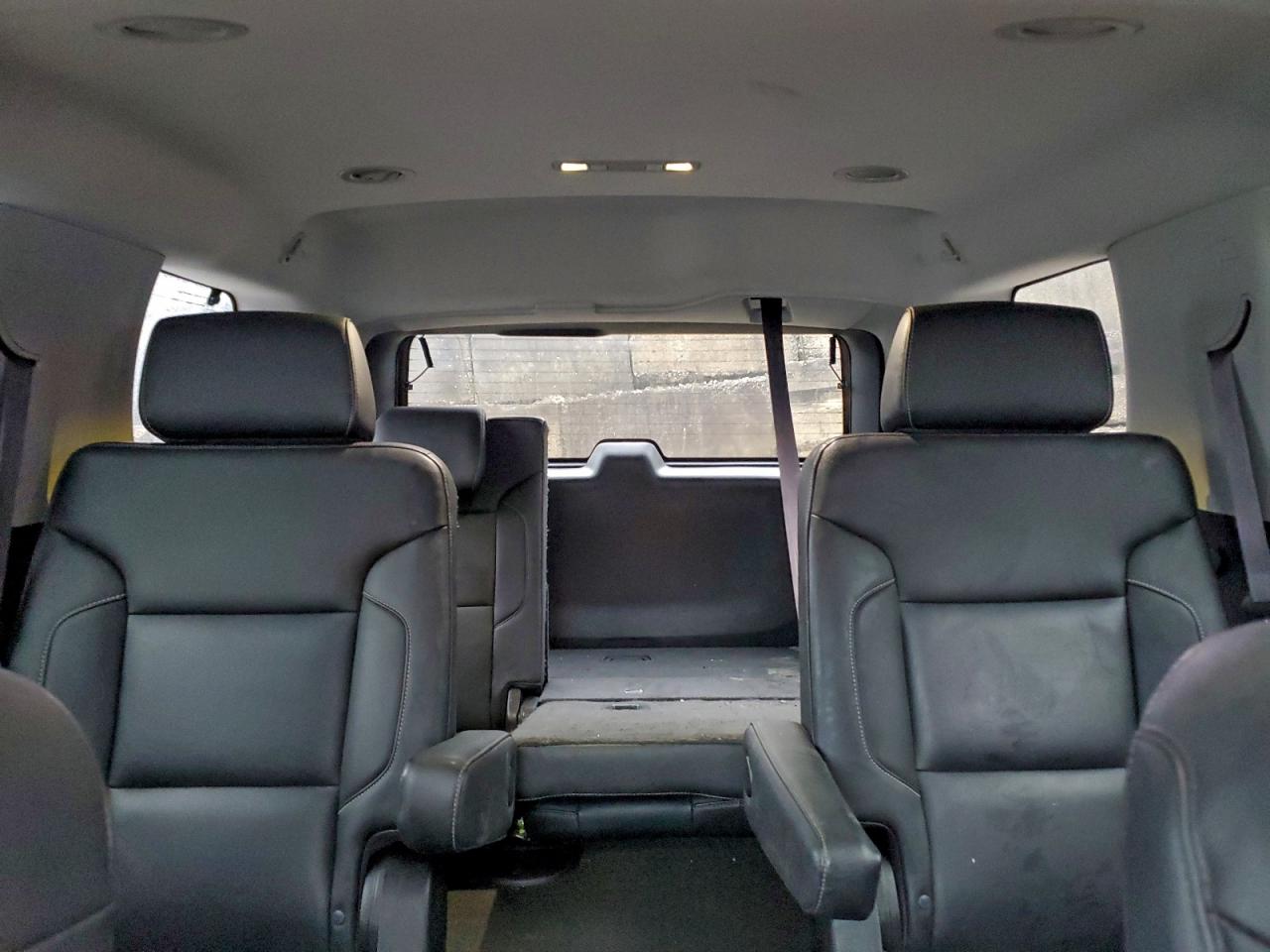 Chevrolet Tahoe K1500 Premier Image 11