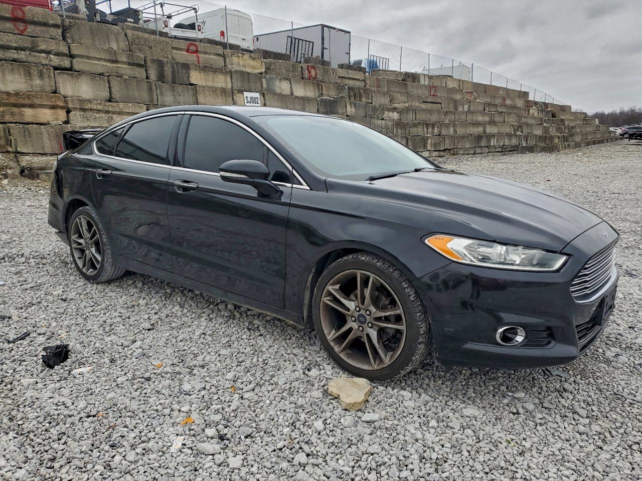 Ford Fusion Titanium Image 2