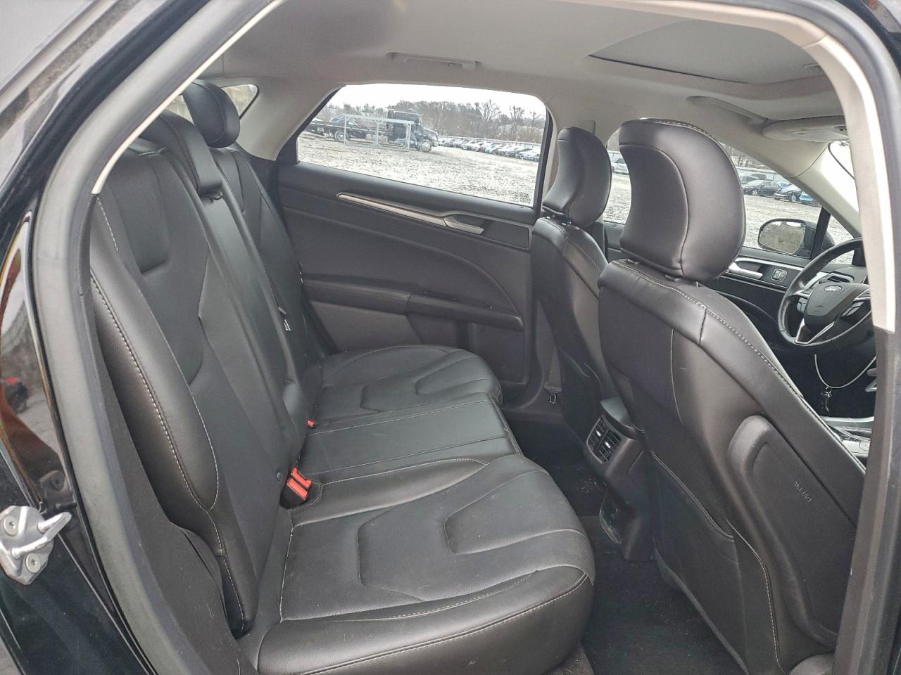 Ford Fusion Titanium Image 10