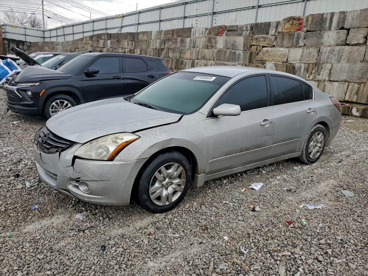 Nissan Altima Base Image 1