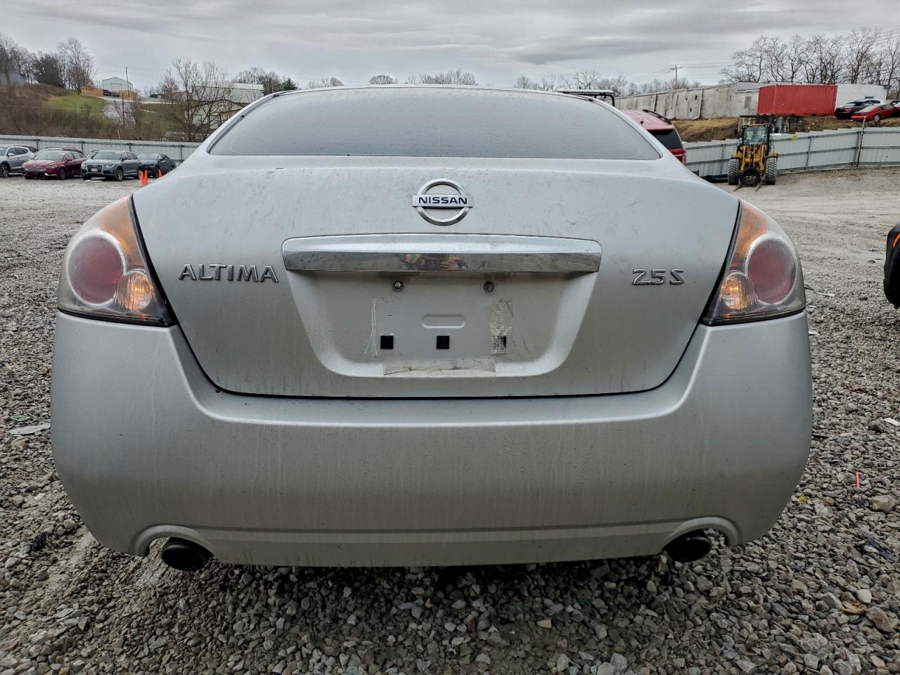 Nissan Altima Base Image 6