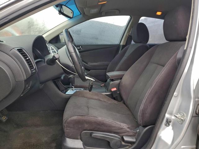 Nissan Altima Base Image 5