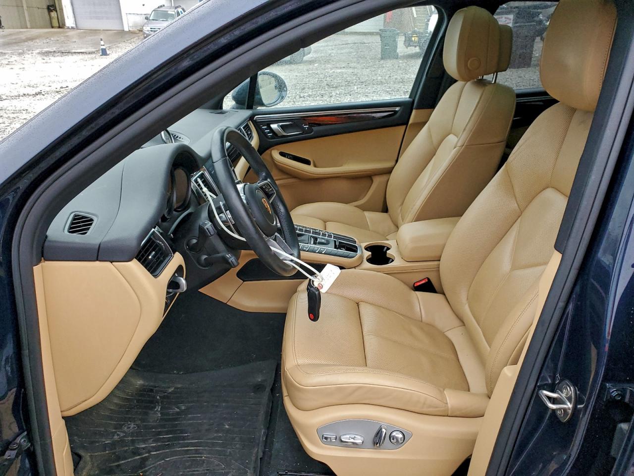 Porsche Macan Image 4