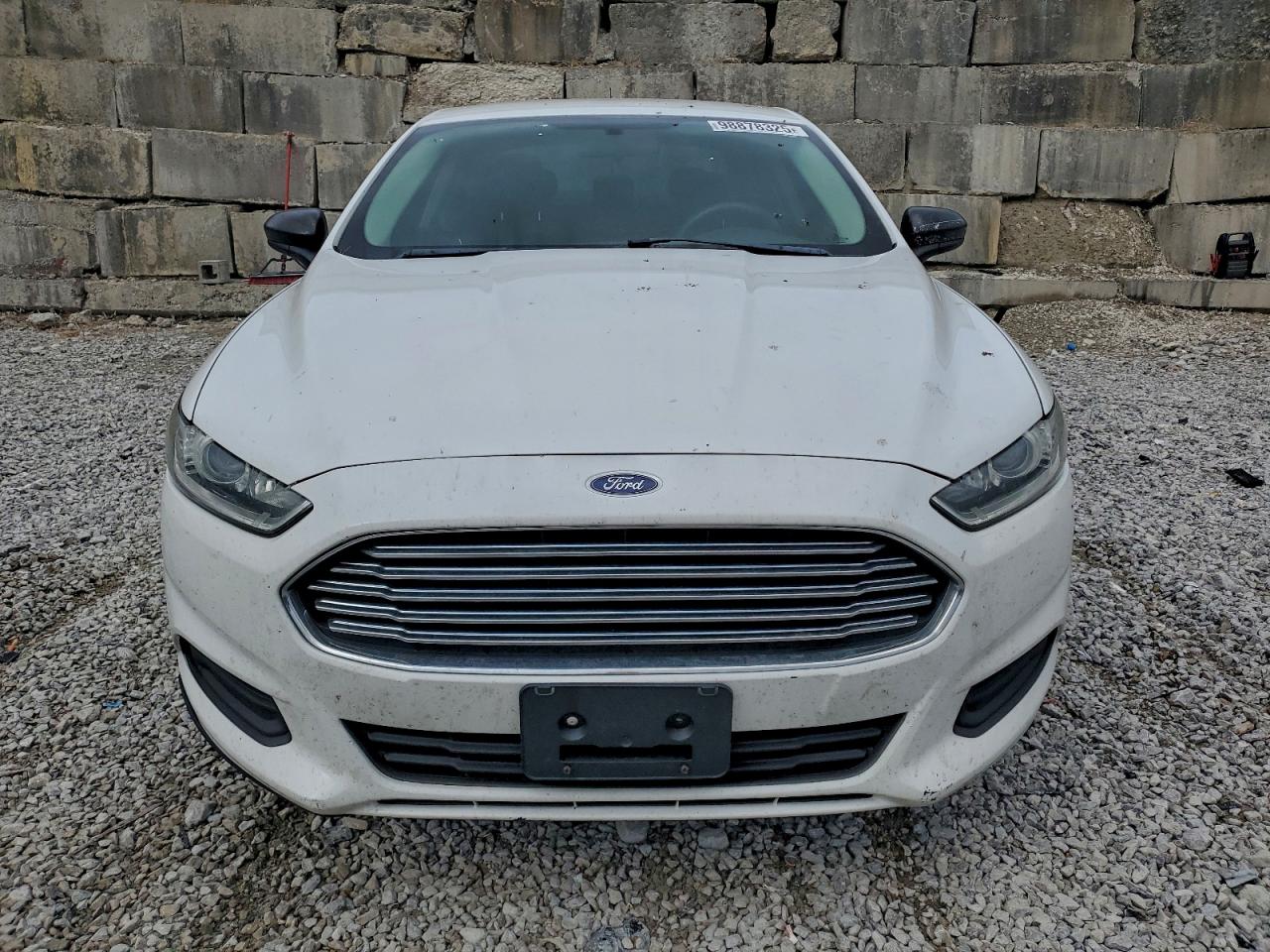 Ford Fusion S Image 2