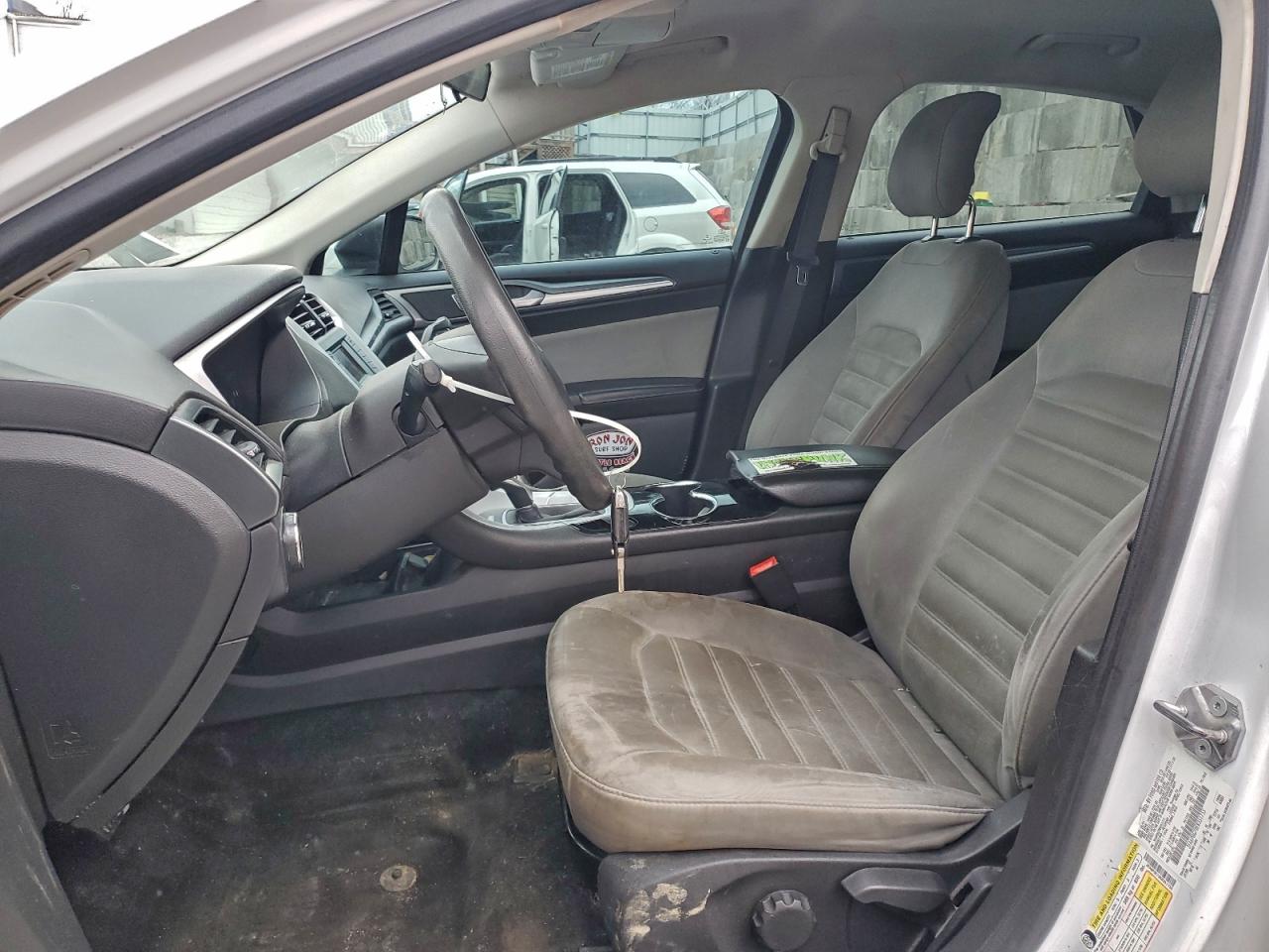 Ford Fusion S Image 10