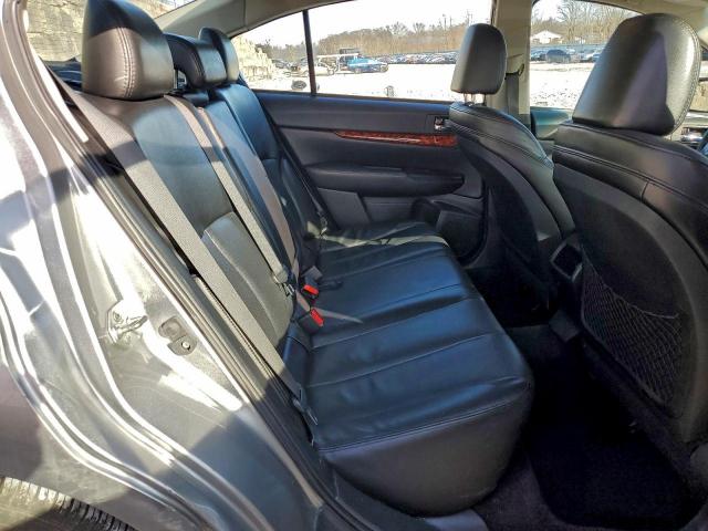 Subaru Legacy 2.5i Limited Image 6