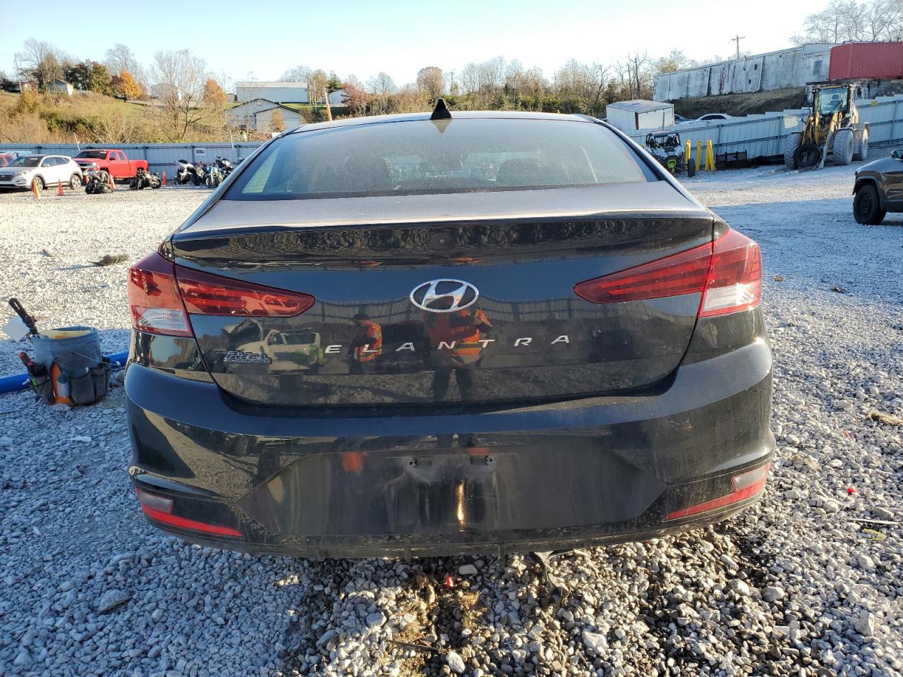 Hyundai ELANTRA Sel Image 4