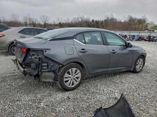 Nissan Sentra S Image 2