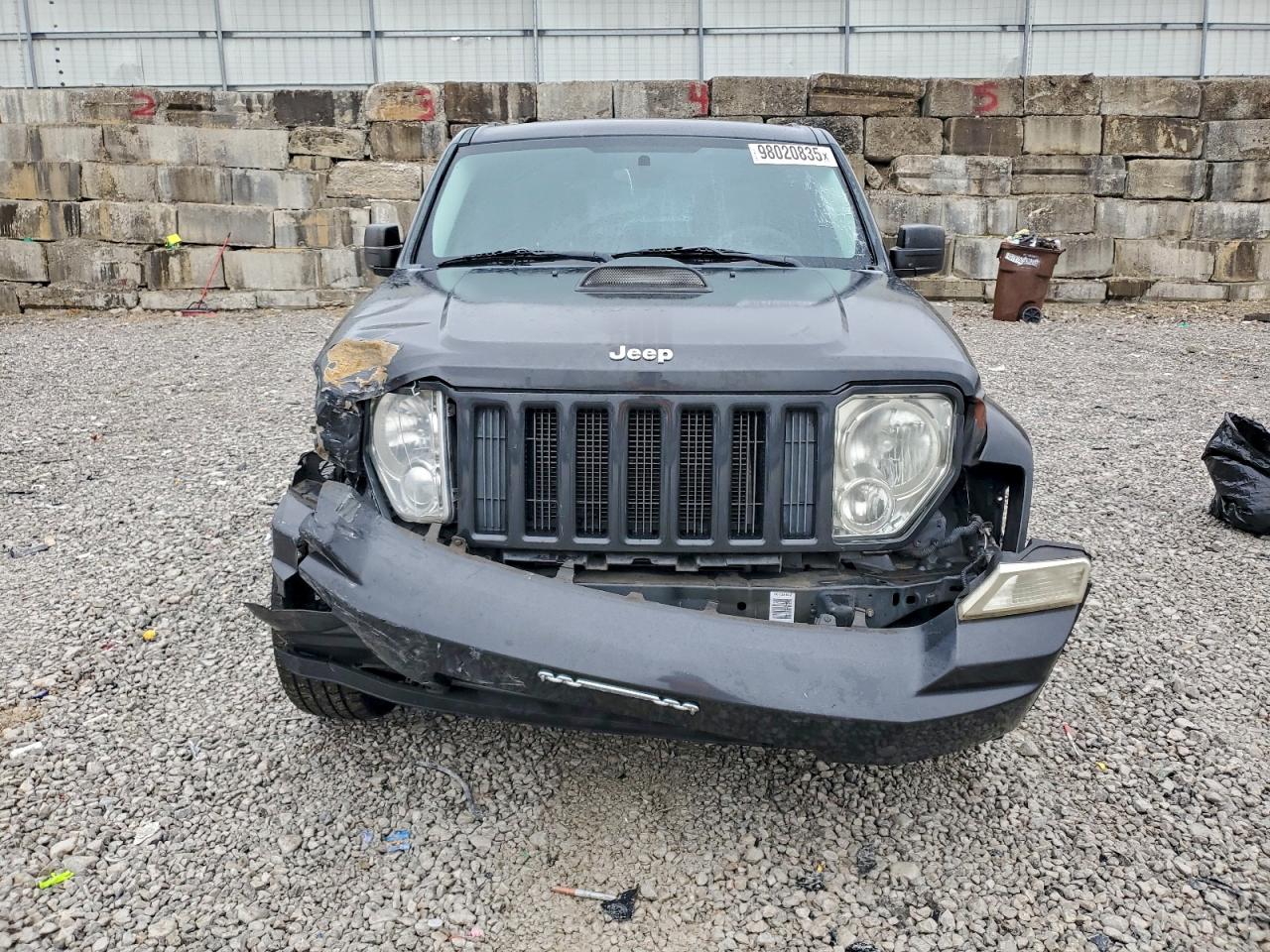 Jeep Liberty Sport Image 5