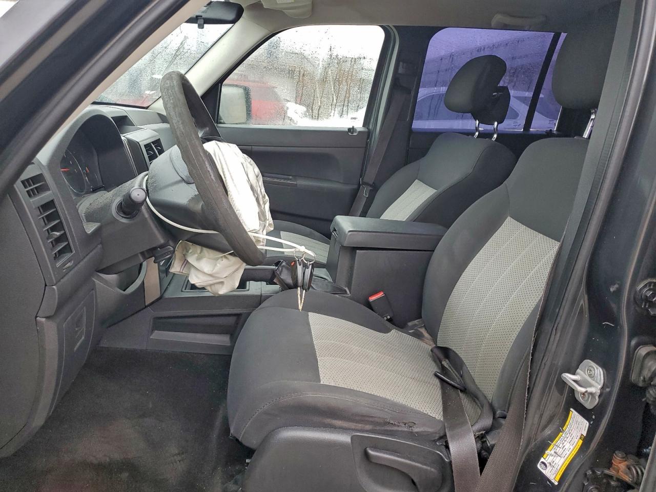 Jeep Liberty Sport Image 3