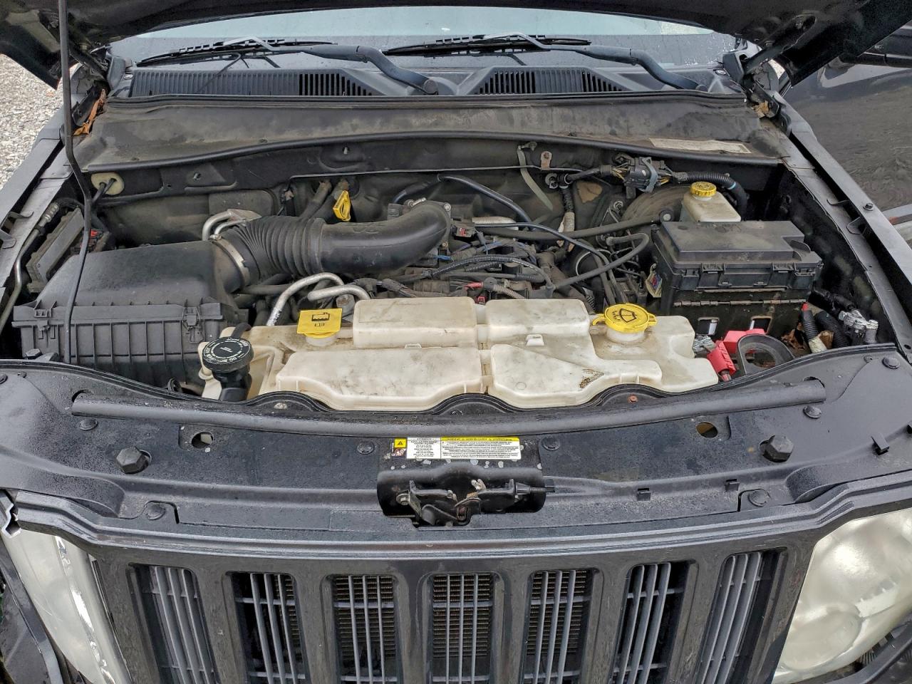 Jeep Liberty Sport Image 8