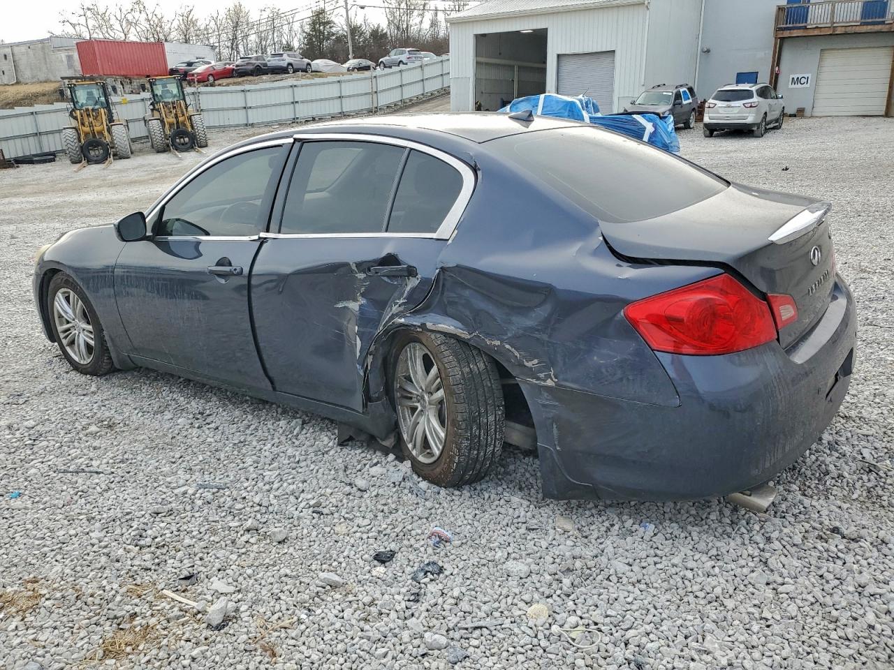 INFINITI G37 Image 3