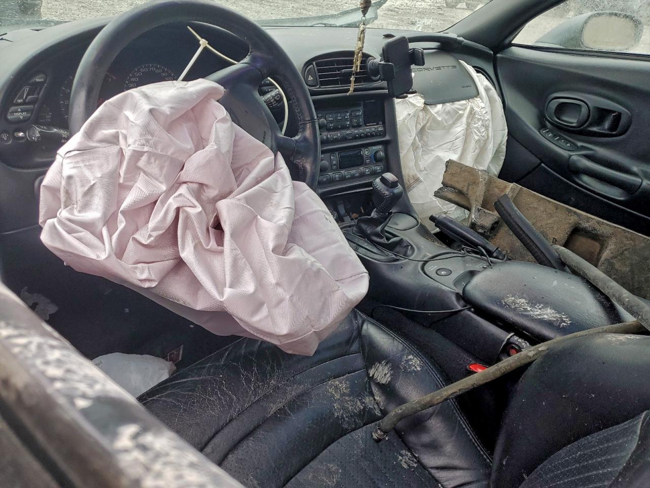 Chevrolet Corvette Image 11