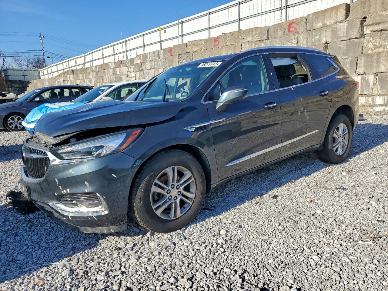 Buick Enclave Essence Image 1