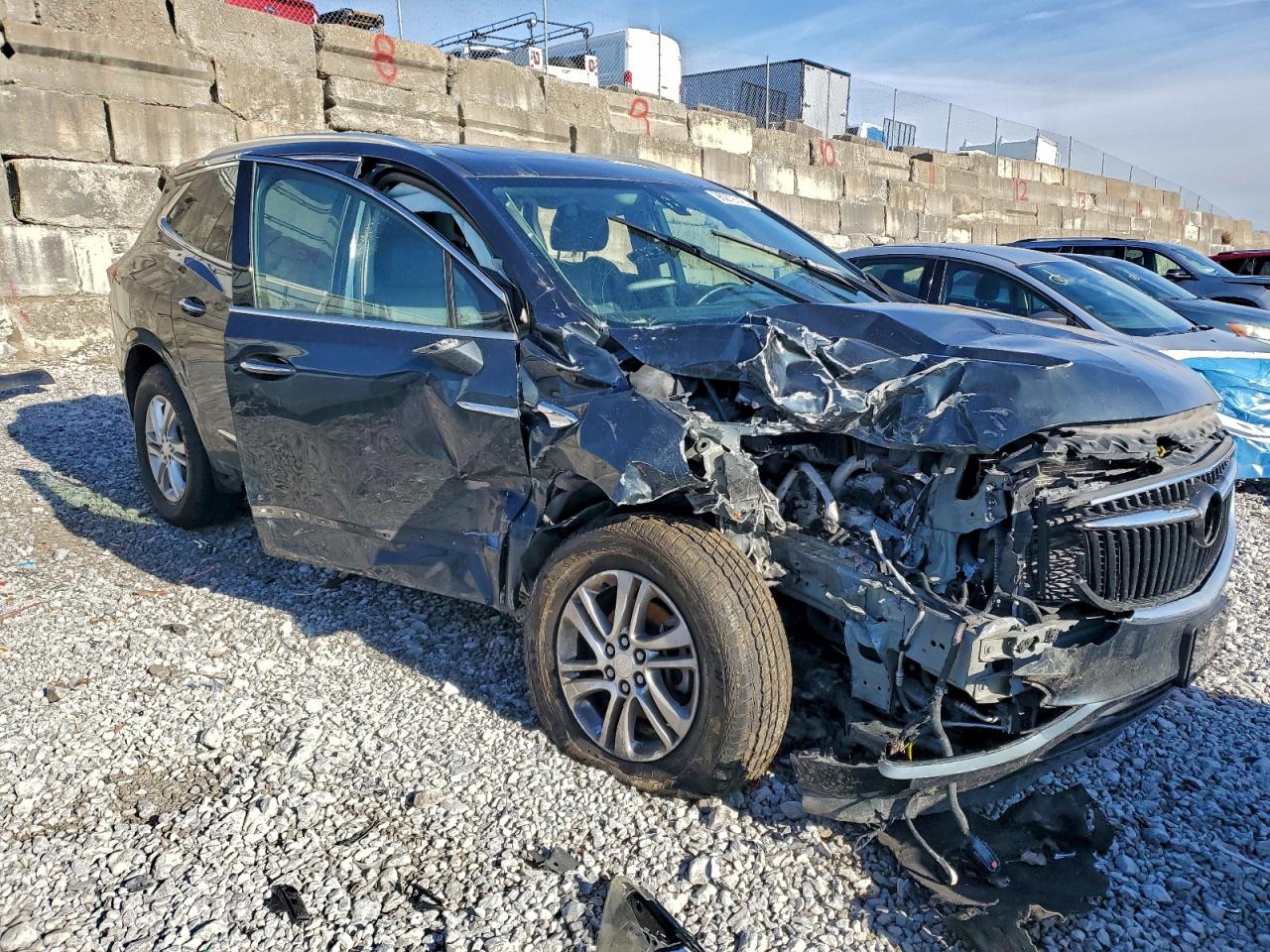 Buick Enclave Essence Image 3