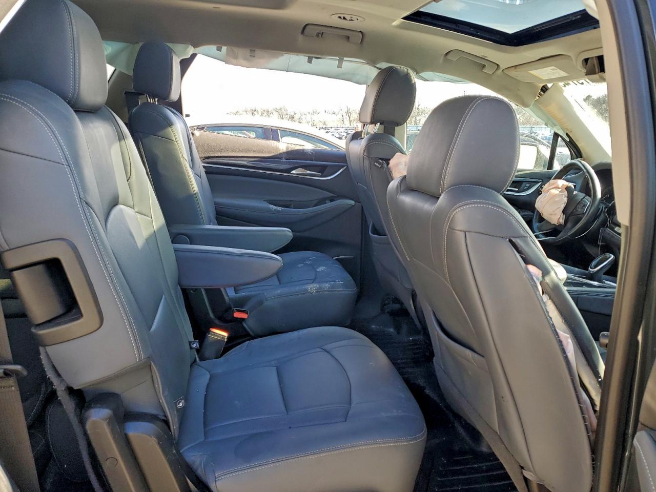 Buick Enclave Essence Image 8