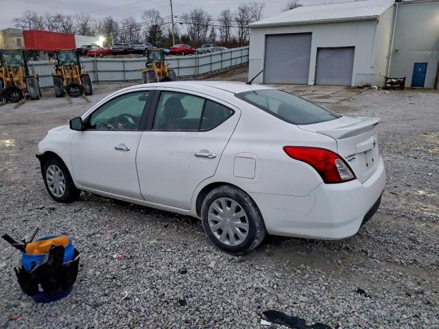 Nissan Versa S Image 5