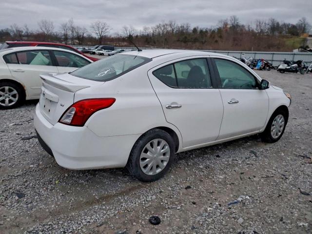 Nissan Versa S Image 3
