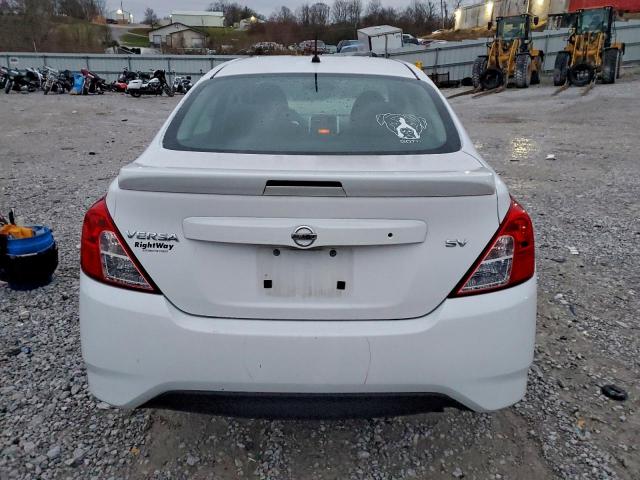 Nissan Versa S Image 9