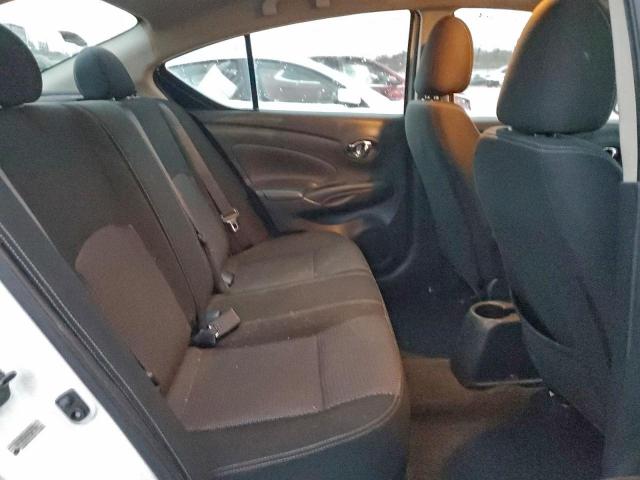 Nissan Versa S Image 11